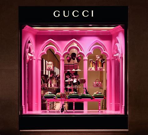 gucci torino vetrina|Gucci .